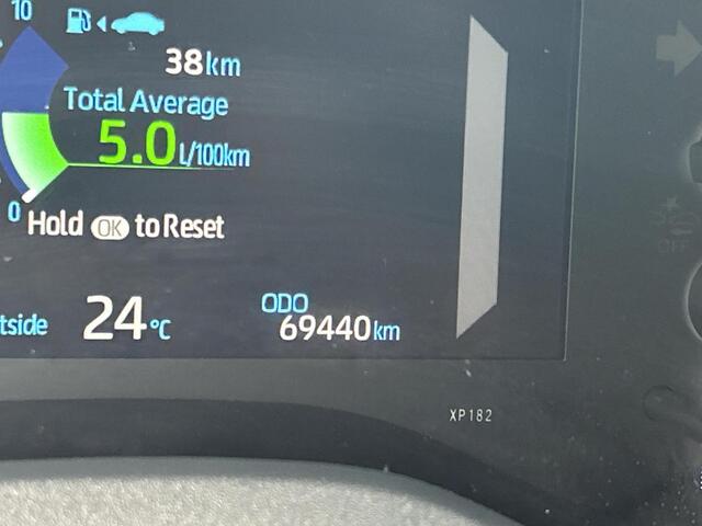 Toyota YARIS Cross 1.5 Hybrid Executive **NAVIGATIE/ DODEHOEK DETECTIE/ STOEL EN STUURWIELVERWARMING/ 36 MAANDEN GARANTIE**