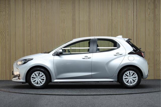 Toyota YARIS 1.5 Hybrid Active | Maps Navigatie | Adaptive cruise | Winterpakket | Camera