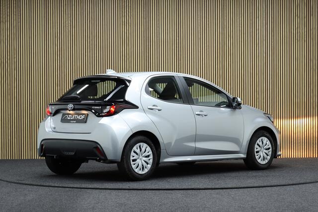 Toyota YARIS 1.5 Hybrid Active | Maps Navigatie | Adaptive cruise | Winterpakket | Camera