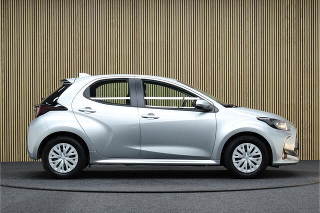 Toyota YARIS 1.5 Hybrid Active | Maps Navigatie | Adaptive cruise | Winterpakket | Camera