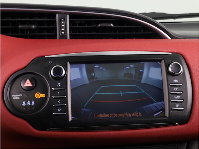 Toyota YARIS 1.5 Hybrid Bi-Tone | Navigatie | Climate Control | Parkeercamera |