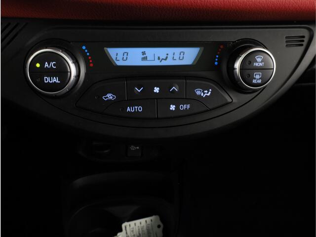 Toyota YARIS 1.5 Hybrid Bi-Tone | Navigatie | Climate Control | Parkeercamera |