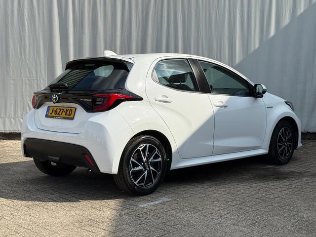Toyota YARIS 1.5 Hybrid First Edition / Nw. model!/ Cam /Nav