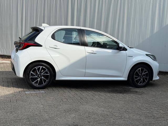 Toyota YARIS 1.5 Hybrid First Edition / Nw. model!/ Cam /Nav