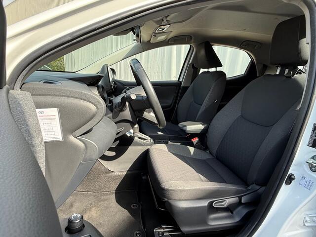 Toyota YARIS 1.5 Hybrid First Edition / Nw. model!/ Cam /Nav