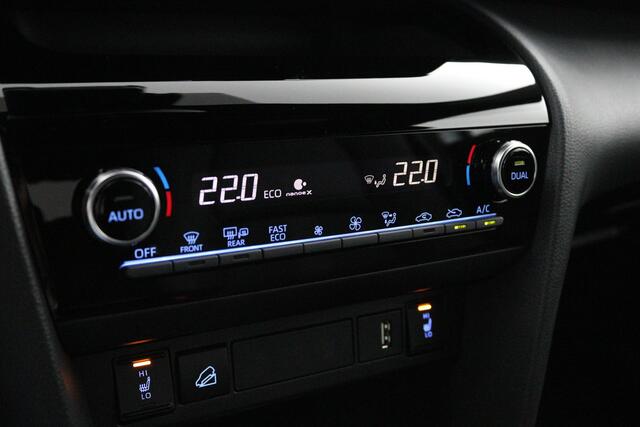 Toyota YARIS Cross 1.5 Hybrid Adventure 4x4 | Navigatie | Stuur - Stoel en Voorruitverwarming | Keyless |