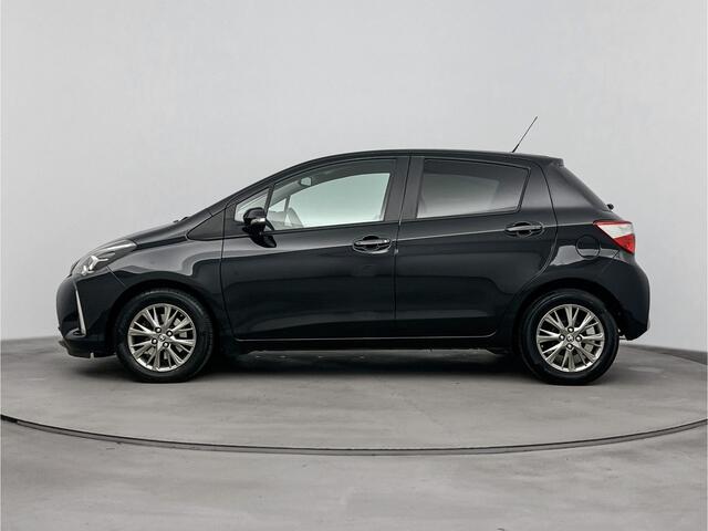 Toyota YARIS 1.5 VVT-i 112 PK Dynamic Automaat | NL-Auto | Apple Carplay /-Android Auto | Climate Control | Parkeercamera |