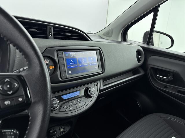 Toyota YARIS 1.5 VVT-i 112 PK Dynamic Automaat | NL-Auto | Apple Carplay /-Android Auto | Climate Control | Parkeercamera |