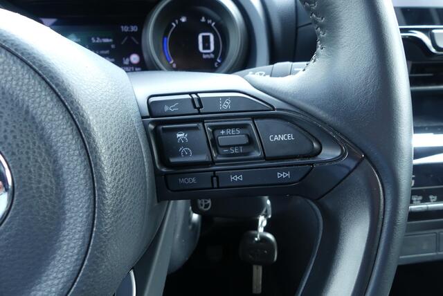 Toyota YARIS Cross 1.5 Hybrid Comfort ADAPTIEVE CRUISE, CLIMA, NAVI, CAMERA, LANE ASSIST, 42.821KM