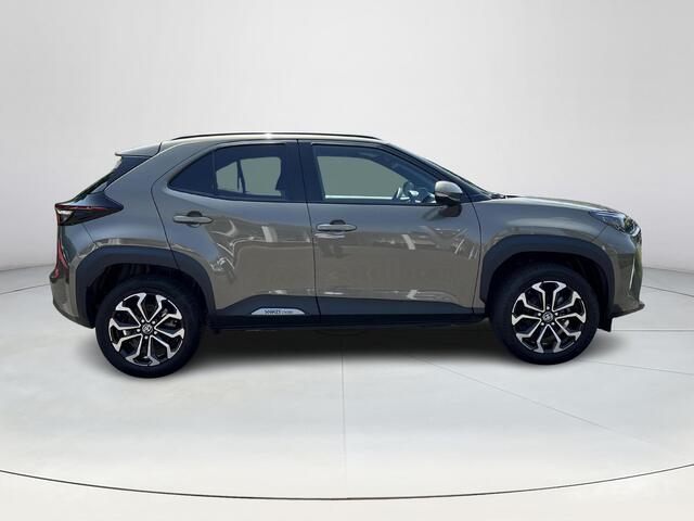 Toyota YARIS Cross 1.5 Hybrid Dynamic | Navigatie | Stoel- + stuurverwarming | Keyless entry | 17 inch LM-velgen |