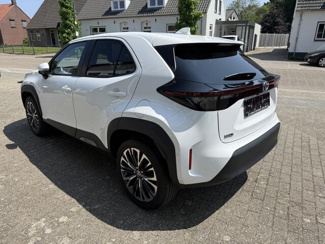 Toyota YARIS Cross 1.5 Hybrid Panoramadak, Adaptive cruisecontrole, Borden herkenning