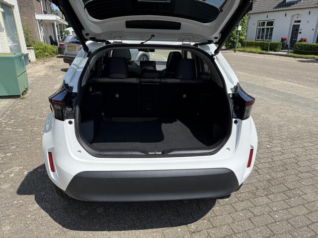 Toyota YARIS Cross 1.5 Hybrid Panoramadak, Adaptive cruisecontrole, Borden herkenning