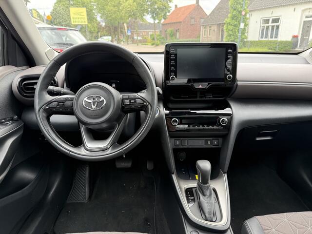 Toyota YARIS Cross 1.5 Hybrid Panoramadak, Adaptive cruisecontrole, Borden herkenning