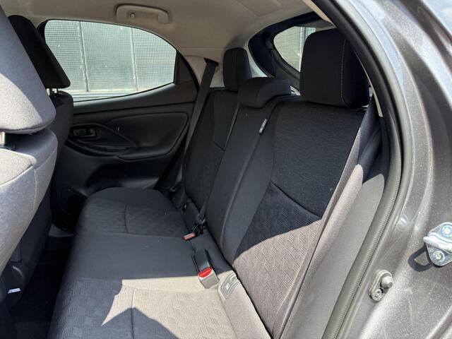 Toyota YARIS 1.5 Hybrid Dynamic Luxury | Stoelverwarming | Camera | Lichtmetalen velgen |