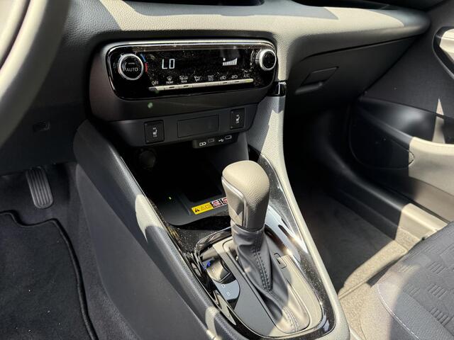 Toyota YARIS 1.5 Hybrid Dynamic Luxury | Stoelverwarming | Camera | Lichtmetalen velgen |