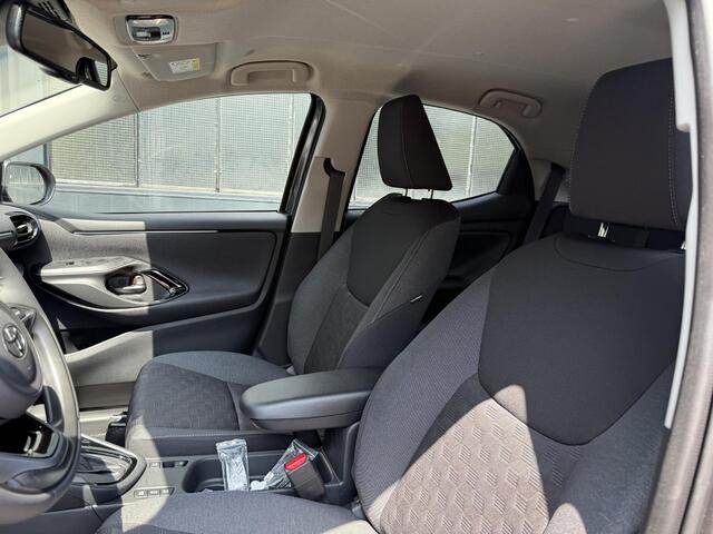 Toyota YARIS 1.5 Hybrid Dynamic Luxury | Stoelverwarming | Camera | Lichtmetalen velgen |