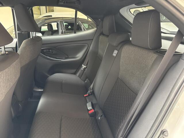 Toyota YARIS Cross 1.5 Hybrid 130 Dynamic | Stuur & Stoel verwarming | Apple Carplay & Android auto | Telefoon Draadloos opladen |
