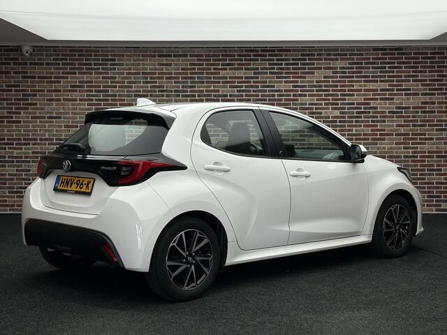 Toyota YARIS 1.5 Hybrid Dynamic Camera Led weinig KM