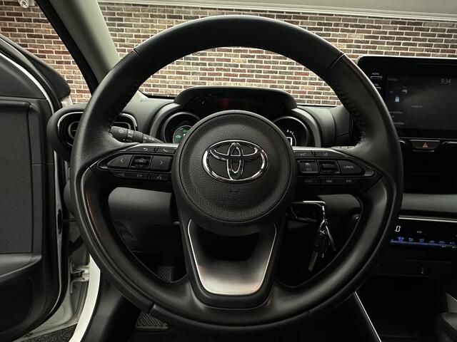 Toyota YARIS 1.5 Hybrid Dynamic Camera Led weinig KM