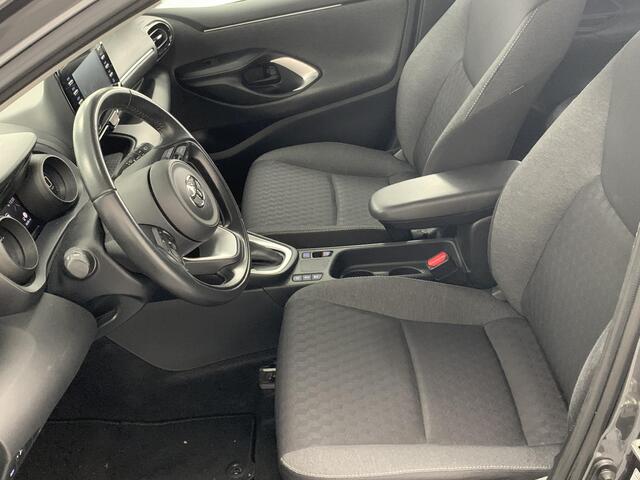 Toyota YARIS 1.5 Hybrid Dynamic AUTOMAAY | APPLE CARPLAY | ACHTERUITRIJCAMERA | PARKEERSENSOREN ACHTER | LICHTMETALEN VELGEN