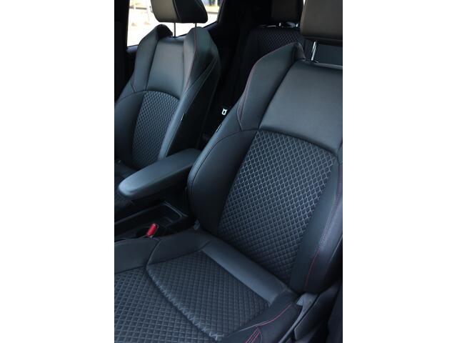 Toyota YARIS 1.5 Hybrid Launch Edition panorama | head-up | JBL | side assist |
