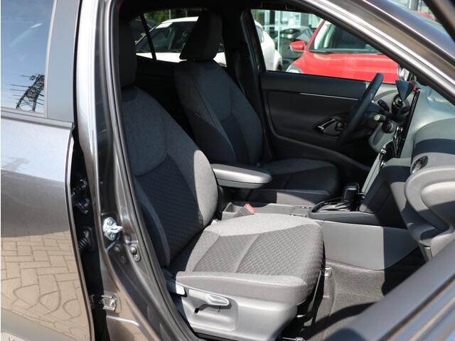 Toyota YARIS 1.5 Hybrid 130 Dynamic I Apple/Android Navi I ACC I Keyless