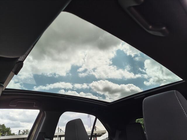 Toyota YARIS 1.5 Hybrid Dynamic Plus | Pano | Head-Up Display | Navi | Stoelv