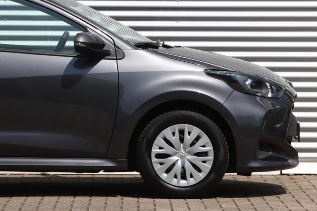 Toyota YARIS 1.5 Hybrid Active Navi / Carplay / Camera