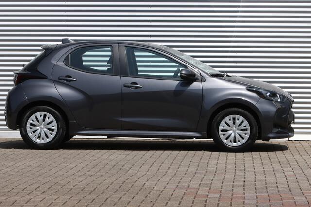 Toyota YARIS 1.5 Hybrid Active Navi / Carplay / Camera