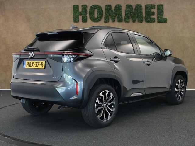 Toyota YARIS Cross 1.5 Hybrid 130 Business Plus - DODEHOEK DETECTIE - 17 INCH LICHT METALEN VELGEN - NAVIGATIE - STUUR-STOEL-VOORRUITVERWARMING - PARKEERSENSOREN VOOR/ ACHTER - KEYLESS ENTRY & START - LICHT EN REGENSENSOR