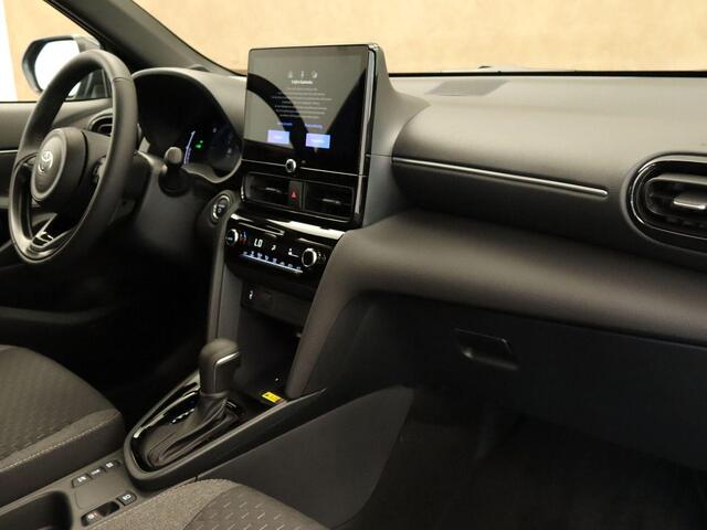 Toyota YARIS Cross 1.5 Hybrid 130 Business Plus - DODEHOEK DETECTIE - 17 INCH LICHT METALEN VELGEN - NAVIGATIE - STUUR-STOEL-VOORRUITVERWARMING - PARKEERSENSOREN VOOR/ ACHTER - KEYLESS ENTRY & START - LICHT EN REGENSENSOR