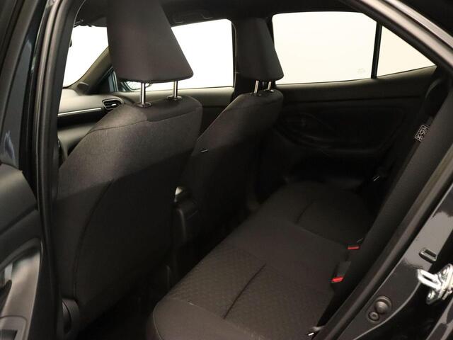 Toyota YARIS Cross 1.5 Hybrid 130 Business Plus - DODEHOEK DETECTIE - 17 INCH LICHT METALEN VELGEN - NAVIGATIE - STUUR-STOEL-VOORRUITVERWARMING - PARKEERSENSOREN VOOR/ ACHTER - KEYLESS ENTRY & START - LICHT EN REGENSENSOR