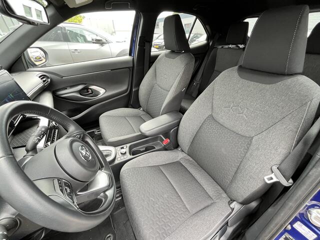 Toyota YARIS Cross 1.5 Hybrid Dynamic AWD Stoelverwarming Parkeersensoren Navi Carplay Clima Cruise