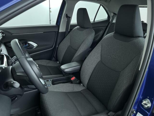 Toyota YARIS Cross 1.5 Hybrid First Edition | 18 "