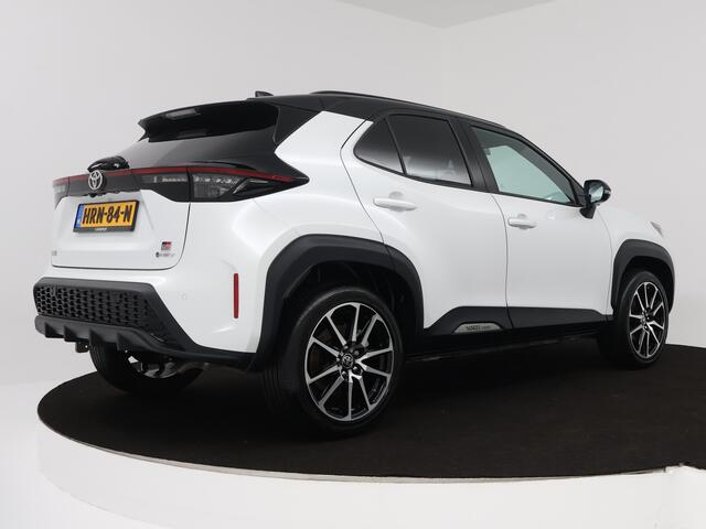 Toyota YARIS Cross 1.5 Hybrid 130 GR Sport | Navigatie | JBL | PDC | Stoelverwarming |