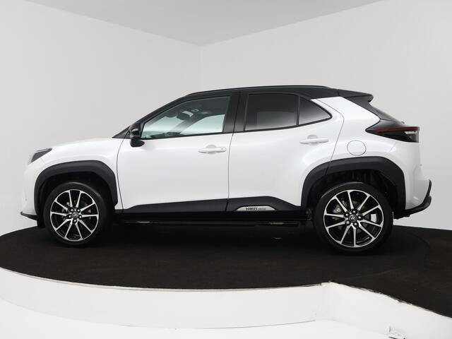 Toyota YARIS Cross 1.5 Hybrid 130 GR Sport | Navigatie | JBL | PDC | Stoelverwarming |