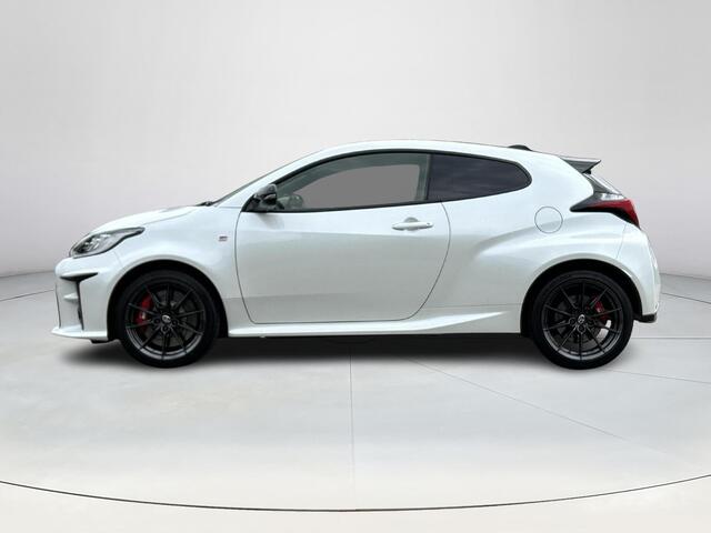 Toyota YARIS 1.6 GR Performance | AWD | Stoel-/stuurverwarming | Rijklaarprijs incl. garantie |
