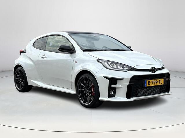Toyota YARIS 1.6 GR Performance | AWD | Stoel-/stuurverwarming | Rijklaarprijs incl. garantie |