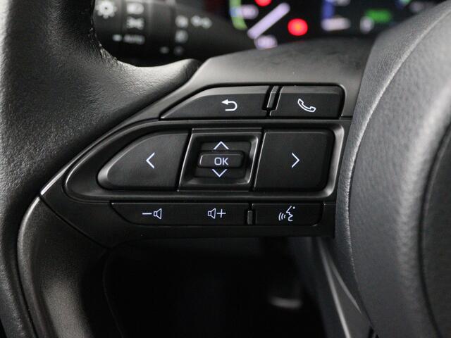Toyota YARIS Cross 1.5 Hybrid Adventure | Navigatie | Panoramadak | Blind Spot | PCD | Head-up |