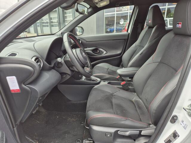 Toyota YARIS Cross 1.5 Hybrid GR Sport Navigatie | Achteruitrijcamera | Elektrisch bedienbare achterklep |
