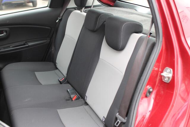 Toyota YARIS 1.5 Hybrid Design Limited
