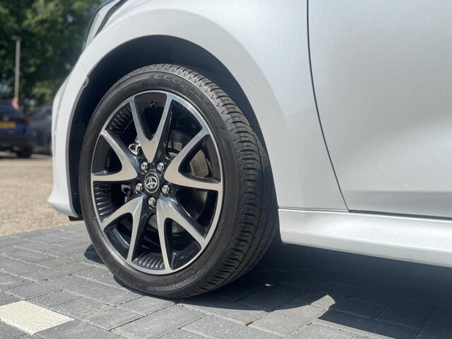Toyota YARIS 1.5 Hybrid Executive Panoramadak, Afneembare trekhaak, Full option! , All-in Rijklaarprijs