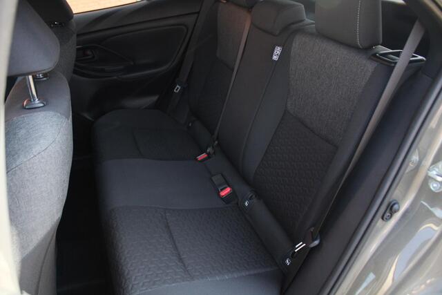 Toyota YARIS Cross 1.5 Hybrid Dynamic Automaat Achteruitrijcamera, Bluetooth, Airco Automatisch, Cruise Control Adaptief, Navigatie