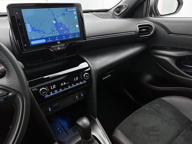 Toyota YARIS Cross 1.5 Hybrid GR Sport | Panoramadak | JBL | Bi-Tone | Stoelverwarming | Blindspot |