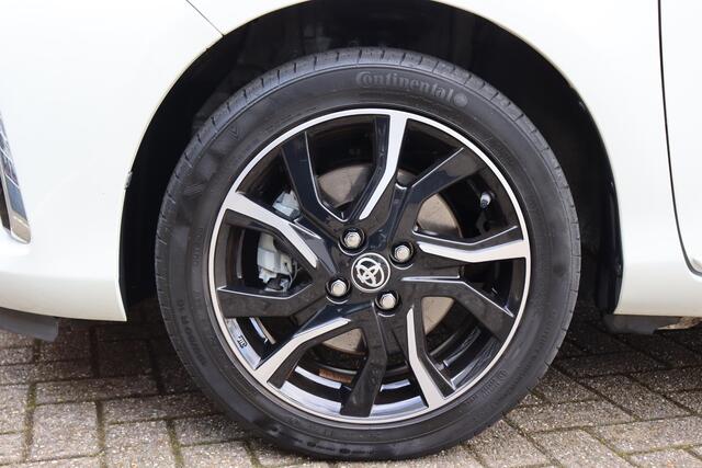 Toyota YARIS 1.5 Hybrid Bi-Tone, Navi , Trekhaak,