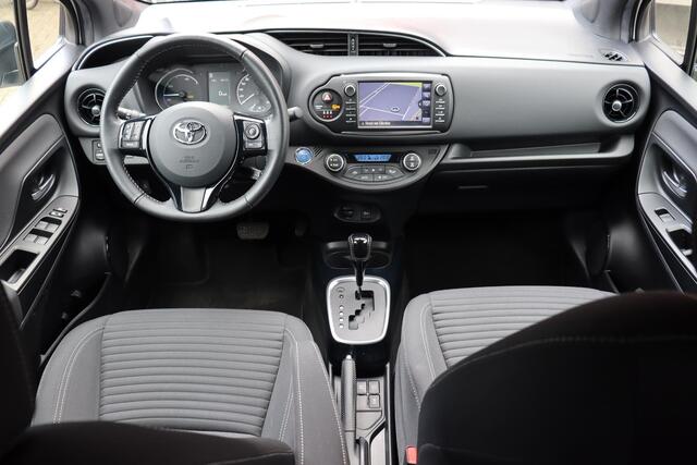 Toyota YARIS 1.5 Hybrid Bi-Tone, Navi , Trekhaak,