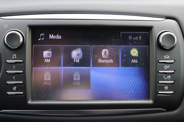 Toyota YARIS 1.5 Hybrid Bi-Tone, Navi , Trekhaak,