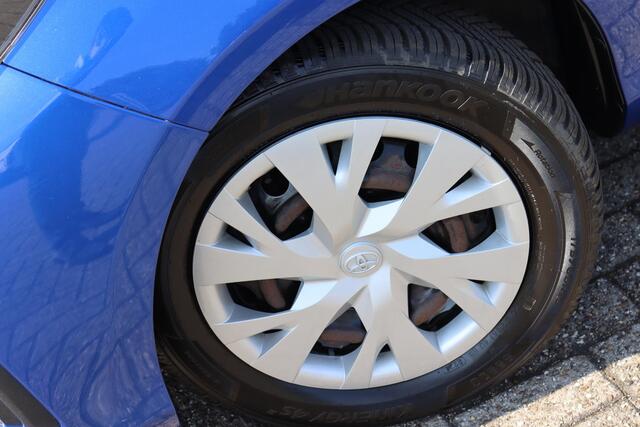 Toyota YARIS 1.0 VVT-i Active, Camera, Climate Control