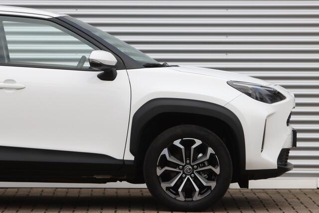 Toyota YARIS Cross 1.5 Hybrid Team-D Wit-parelmoer / Winter Pack / Navi
