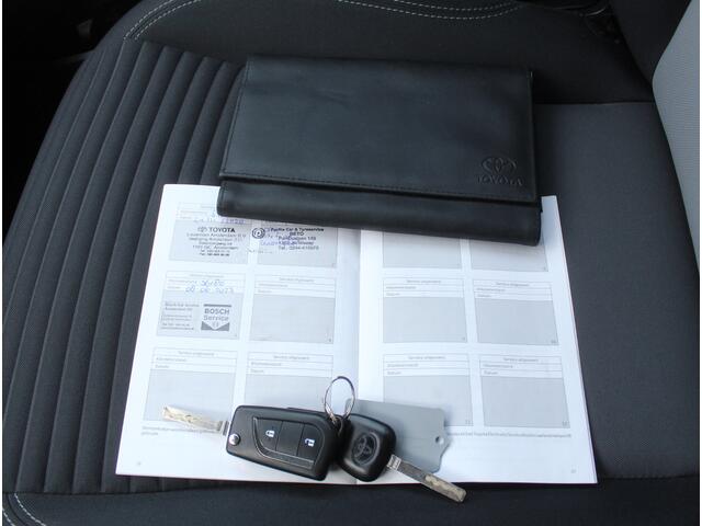 Toyota YARIS 1.0 VVT-i Comfort AIRCO | CV | ELRM | STB | ISOFIX